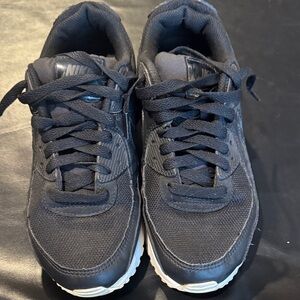 Nike Black Mesh & Leather Low-Top Sneakers